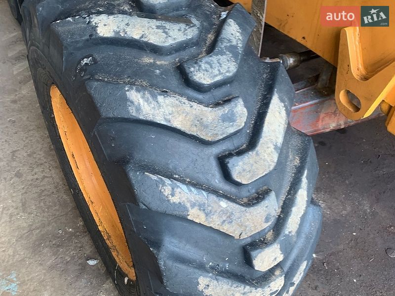 Экскаватор погрузчик Volvo BL 71 2004 в Ивано-Франковске