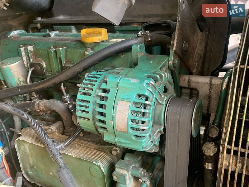 Экскаватор погрузчик Volvo BL 71 2004 в Ивано-Франковске