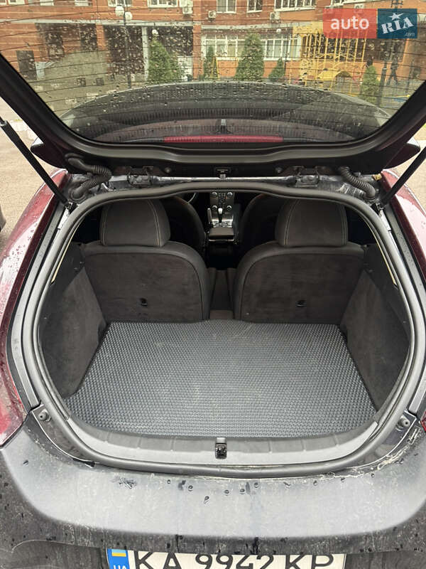 Хэтчбек Volvo C30 2011 в Киеве