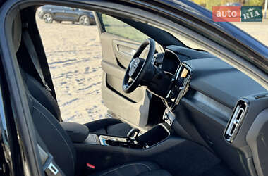 Позашляховик / Кросовер Volvo C40 Recharge 2022 в 