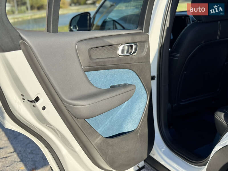 Внедорожник / Кроссовер Volvo C40 Recharge 2023 в Днепре