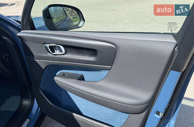 Внедорожник / Кроссовер Volvo C40 Recharge 2022 в 