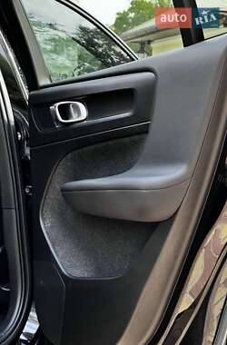 Внедорожник / Кроссовер Volvo C40 Recharge 2022 в 
