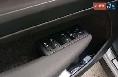 Внедорожник / Кроссовер Volvo C40 Recharge 2022 в 