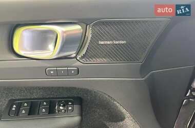Позашляховик / Кросовер Volvo C40 Recharge 2022 в 