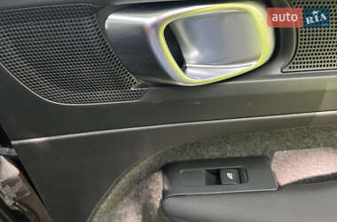 Позашляховик / Кросовер Volvo C40 Recharge 2022 в 