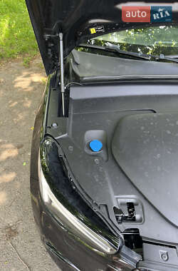 Позашляховик / Кросовер Volvo C40 Recharge 2022 в 
