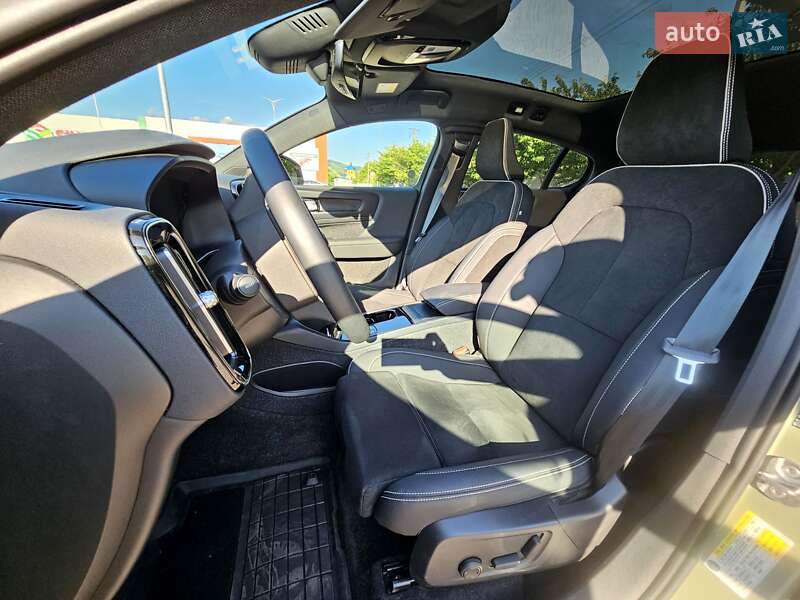 Внедорожник / Кроссовер Volvo C40 Recharge 2023 в Сваляве