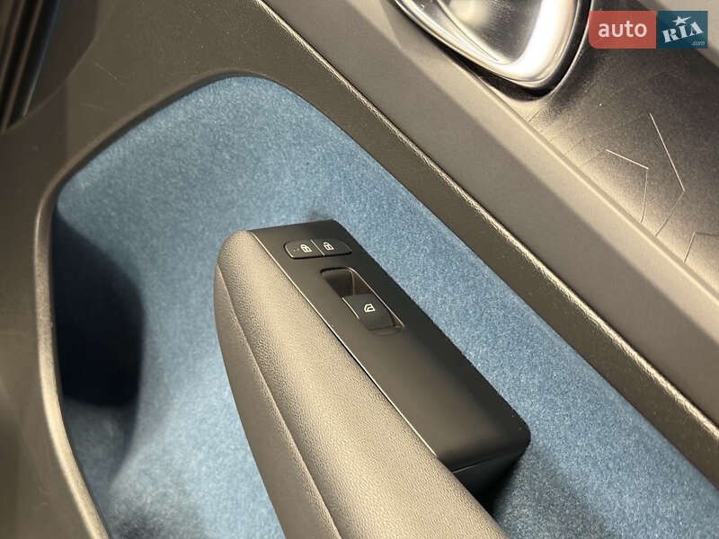 Позашляховик / Кросовер Volvo C40 Recharge 2022 в Володимирі