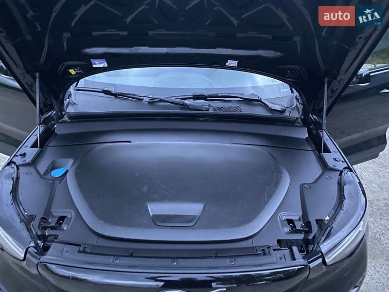 Внедорожник / Кроссовер Volvo C40 Recharge 2023 в Ивано-Франковске