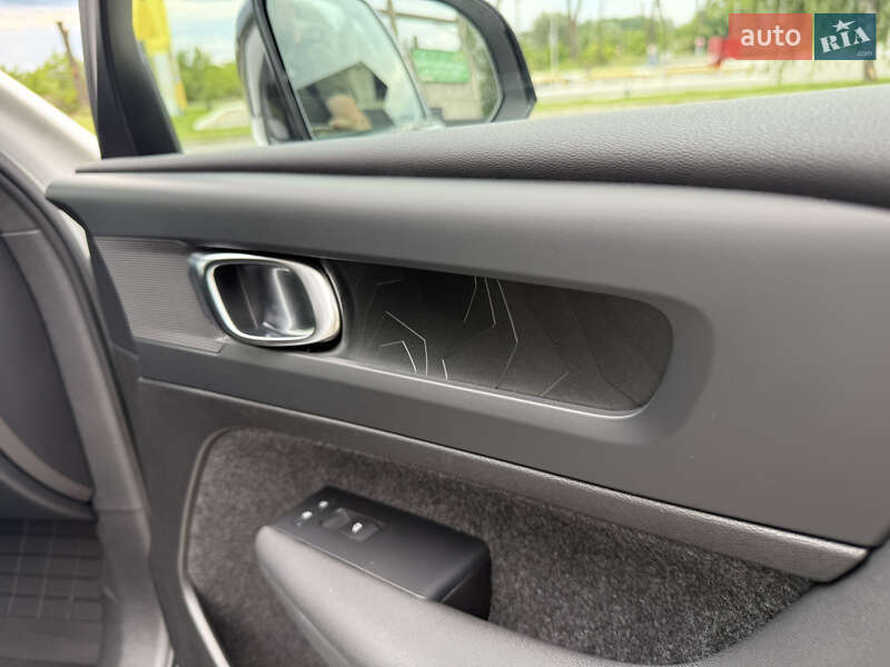 Внедорожник / Кроссовер Volvo C40 Recharge 2023 в Киеве