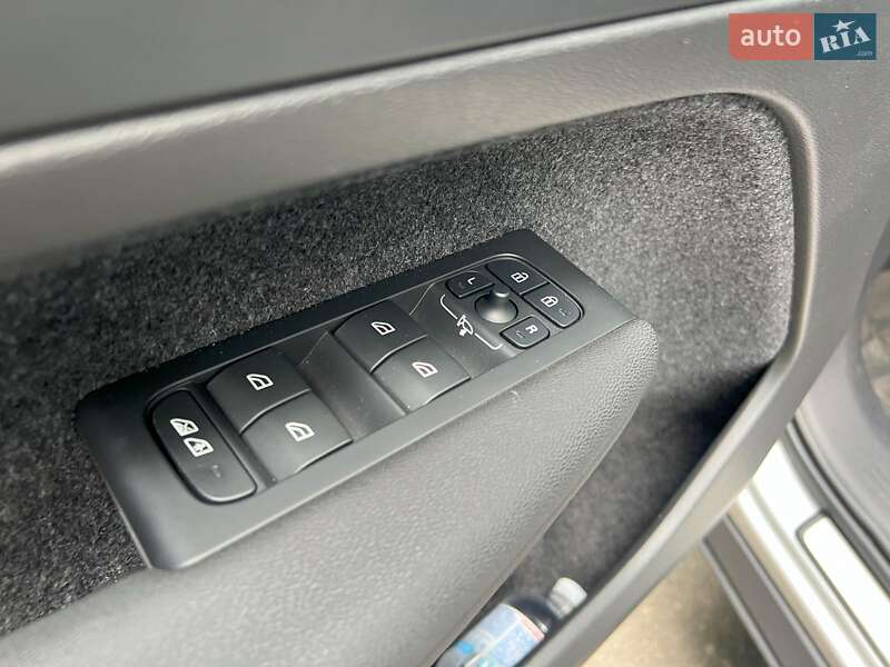 Внедорожник / Кроссовер Volvo C40 Recharge 2022 в Киеве