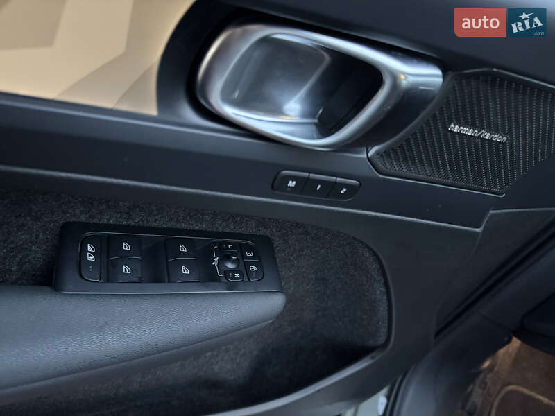 Внедорожник / Кроссовер Volvo C40 Recharge 2023 в Ровно