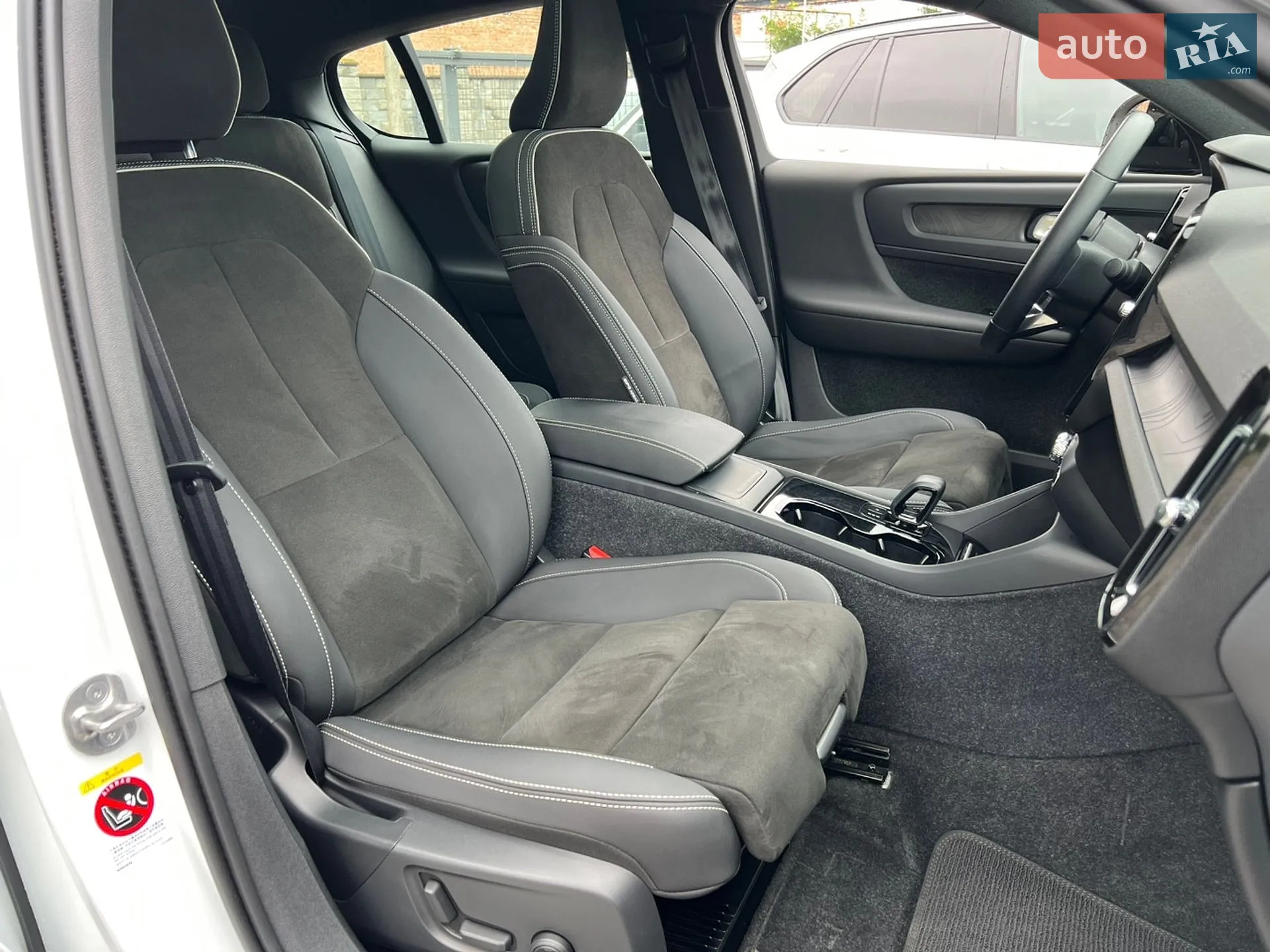 2023 Volvo C40 - мініатюра 26