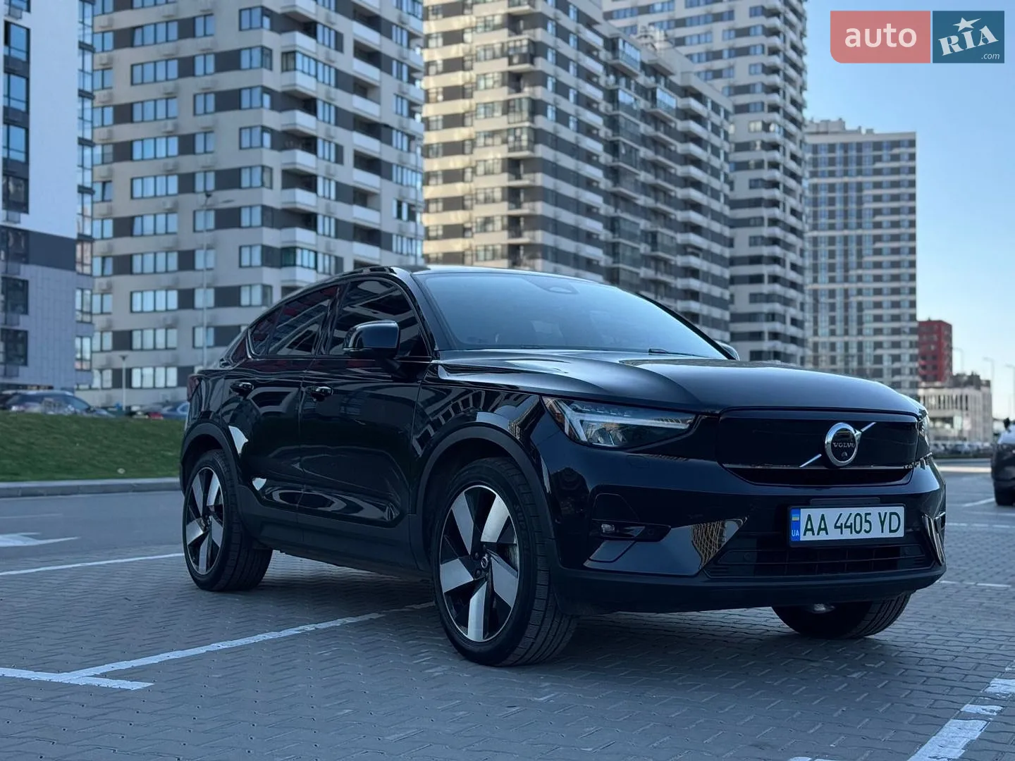 2022 Volvo C40 - фото 1