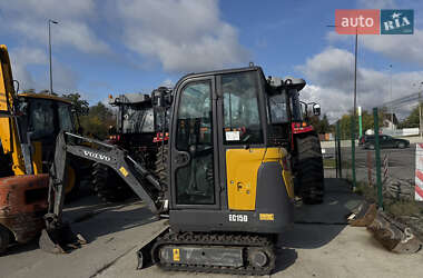 Миниэкскаватор Volvo EC 15D 2017 в  фото 2 Миниэкскаватор Volvo EC 15D 2017 в