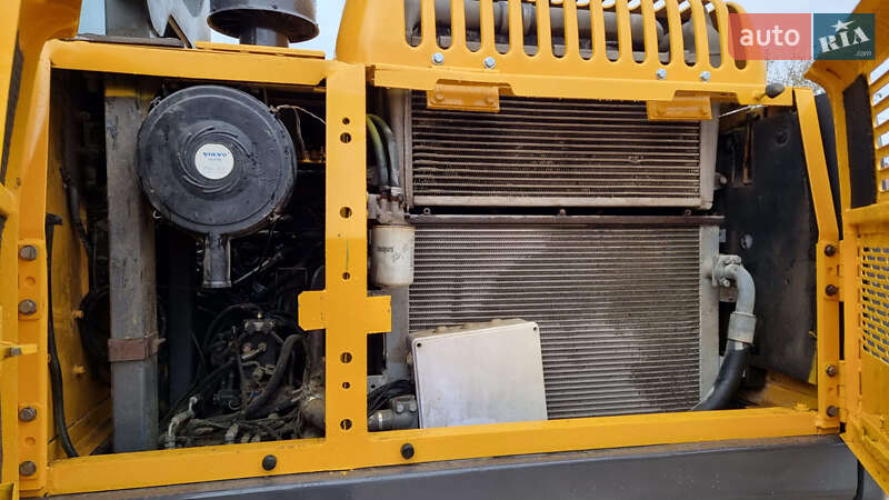 Гусеничный экскаватор Volvo EC 210 2005 в Николаеве