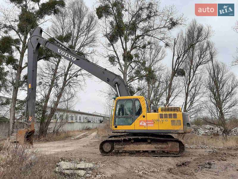 Гусеничний екскаватор Volvo EC 210B LC 2002 в Києві