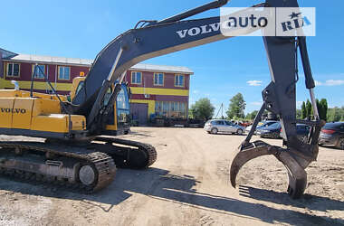 Гусеничный экскаватор Volvo EC 210B LC 2005 в 