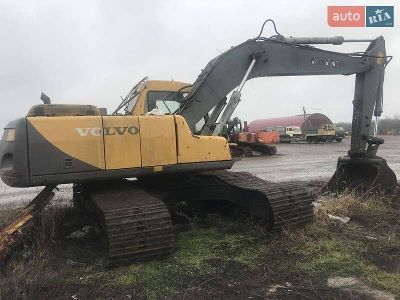 Гусеничный экскаватор Volvo EC 210B LC 2000 в 