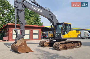 Гусеничный экскаватор Volvo EC 210CL 2010 в 
