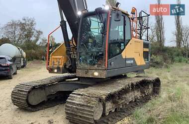 Гусеничный экскаватор Volvo EC 220D 2016 в 