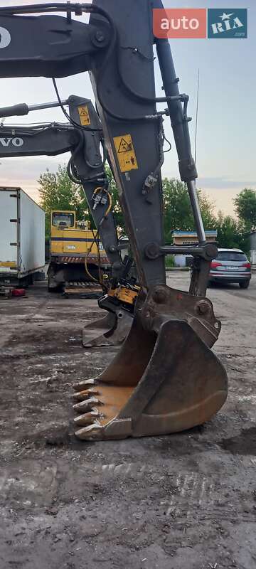 Гусеничный экскаватор Volvo EC 220DL 2014 в Ивано-Франковске фото 7 Гусеничный экскаватор Volvo EC 220DL 2014 в Ивано-Франковске