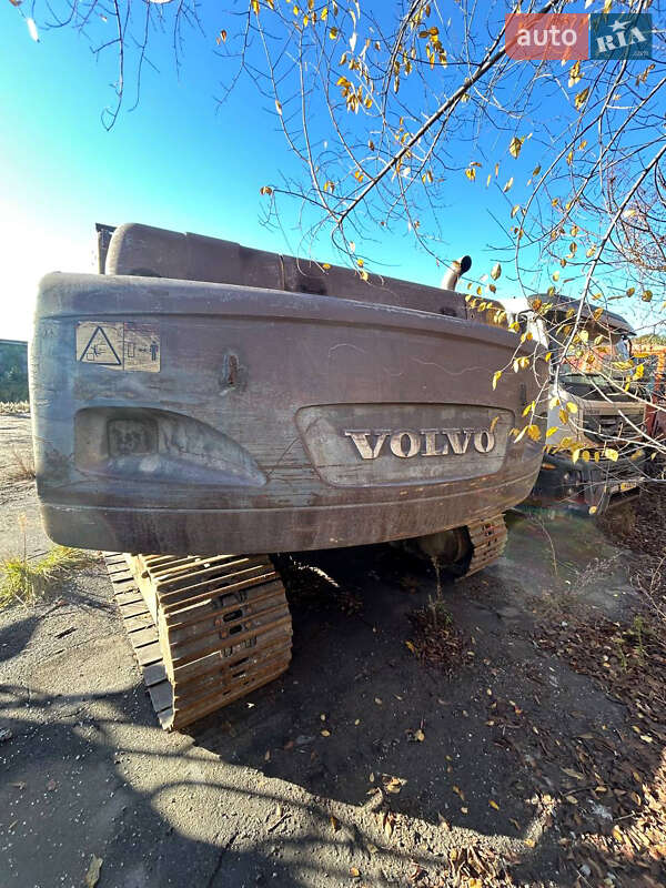 Гусеничный экскаватор Volvo EC 240 BNLC 2004 в Каменском