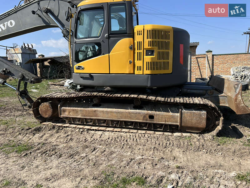Гусеничний екскаватор Volvo EC 240CL 2008 в Луцьку