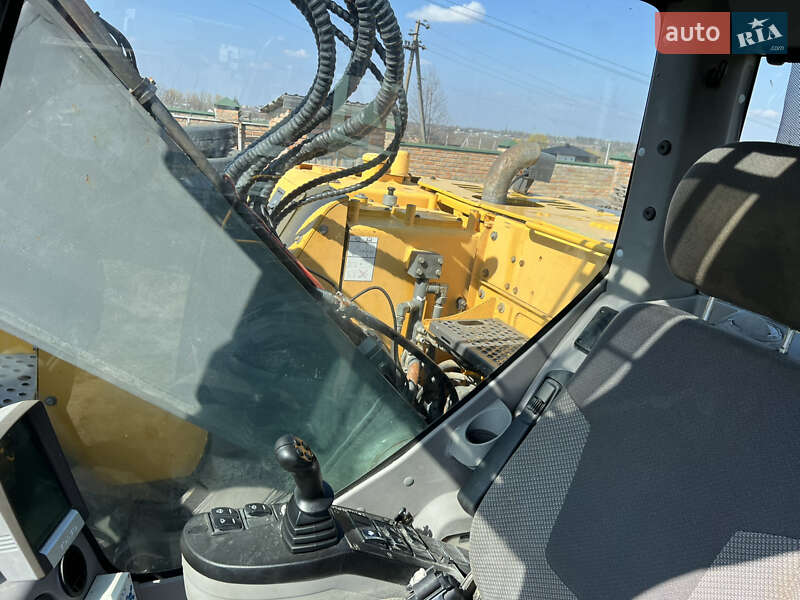 Гусеничний екскаватор Volvo EC 240CL 2008 в Луцьку