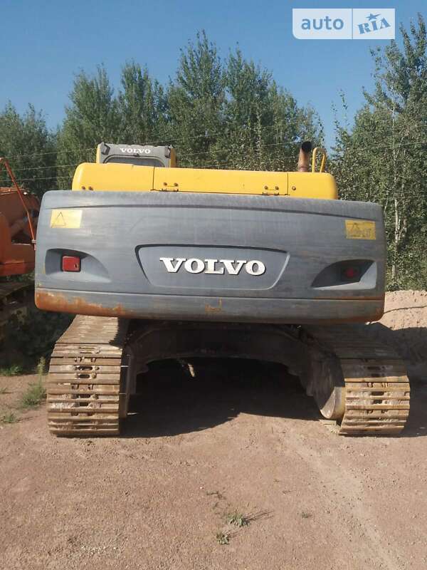 Гусеничний екскаватор Volvo EC 290B LC 2003 в Чернівцях