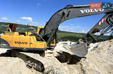 Гусеничный экскаватор Volvo EC 290B LC 2002 в 