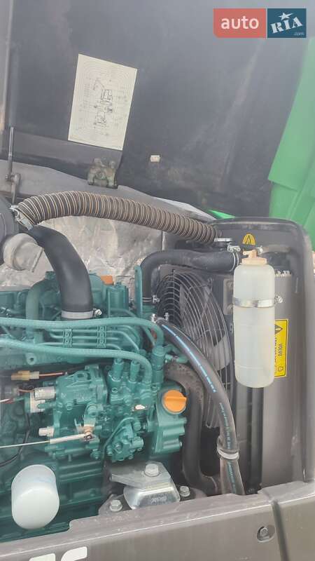 Миниэкскаватор Volvo EC 35 2014 в Ужгороде фото 2 Миниэкскаватор Volvo EC 35 2014 в Ужгороде