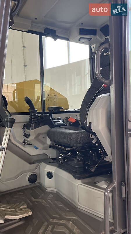 Гусеничный экскаватор Volvo EC 35 2024 в Коломые фото 7 Гусеничный экскаватор Volvo EC 35 2024 в Коломые