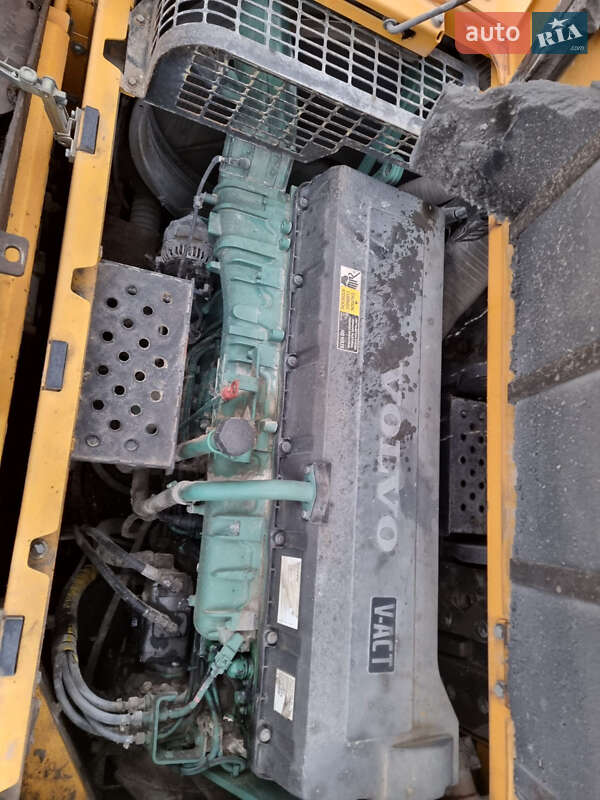 Гусеничный экскаватор Volvo EC 750D 2007 в Львове
