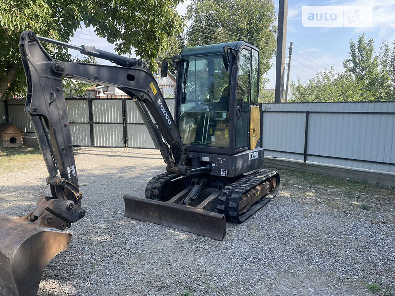 Миниэкскаватор Volvo ECR 25D 2014 в Черновцах фото Миниэкскаватор Volvo ECR 25D 2014 в Черновцах