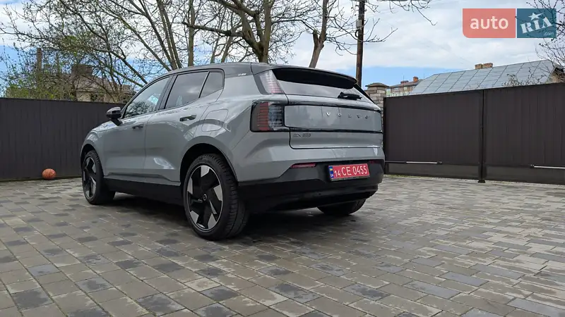 Volvo EX30 2024