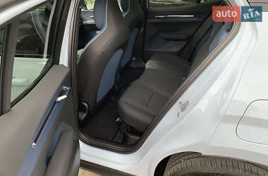 Позашляховик / Кросовер Volvo EX30 2024 в 
