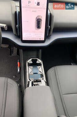 Позашляховик / Кросовер Volvo EX30 2024 в 
