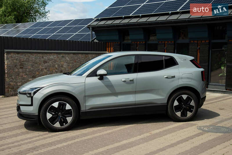 Volvo EX30 2024