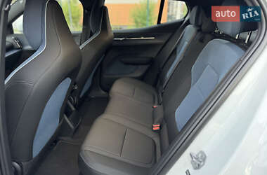 Внедорожник / Кроссовер Volvo EX30 2024 в 
