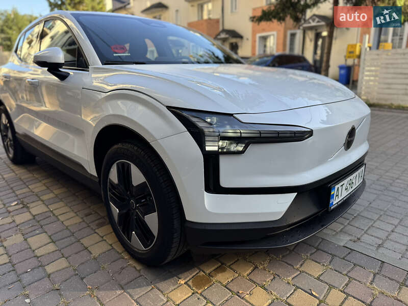 Внедорожник / Кроссовер Volvo EX30 2024 в Ивано-Франковске