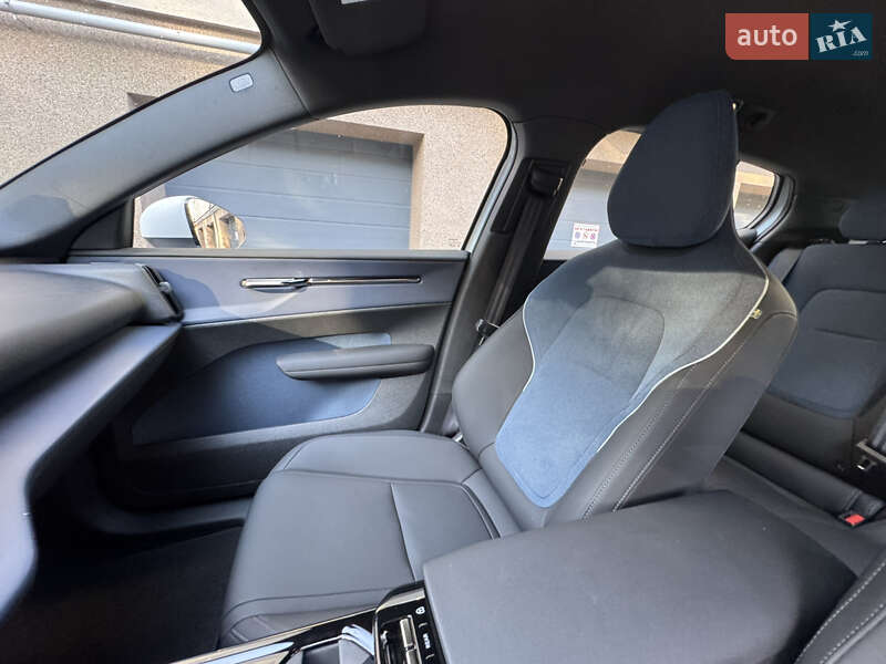 Внедорожник / Кроссовер Volvo EX30 2024 в Ивано-Франковске