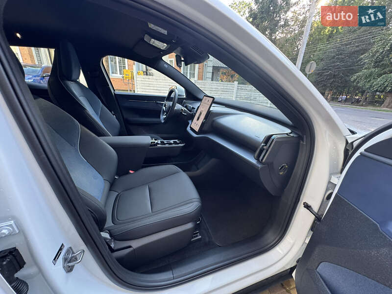 Внедорожник / Кроссовер Volvo EX30 2024 в Ивано-Франковске