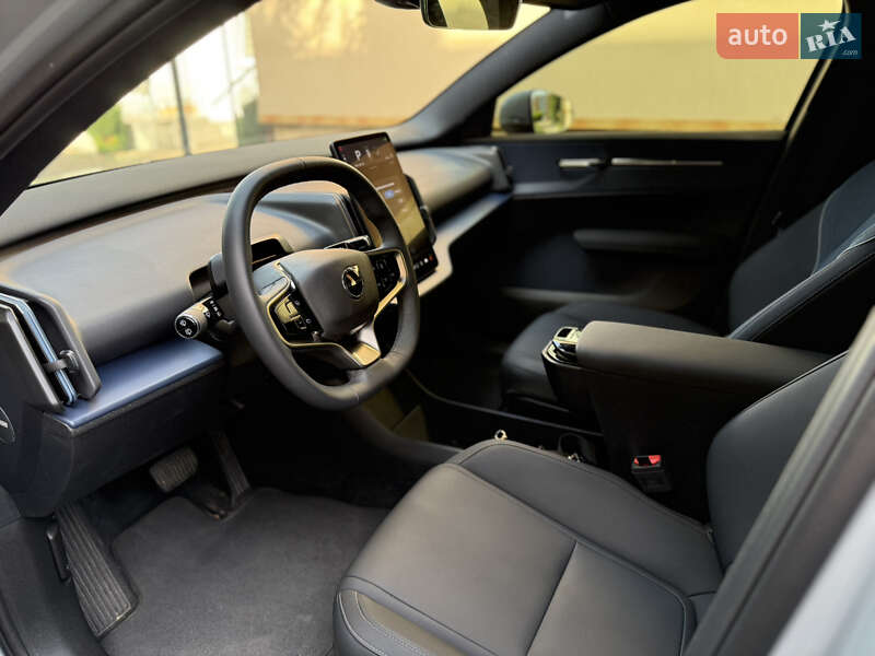 Внедорожник / Кроссовер Volvo EX30 2024 в Ужгороде