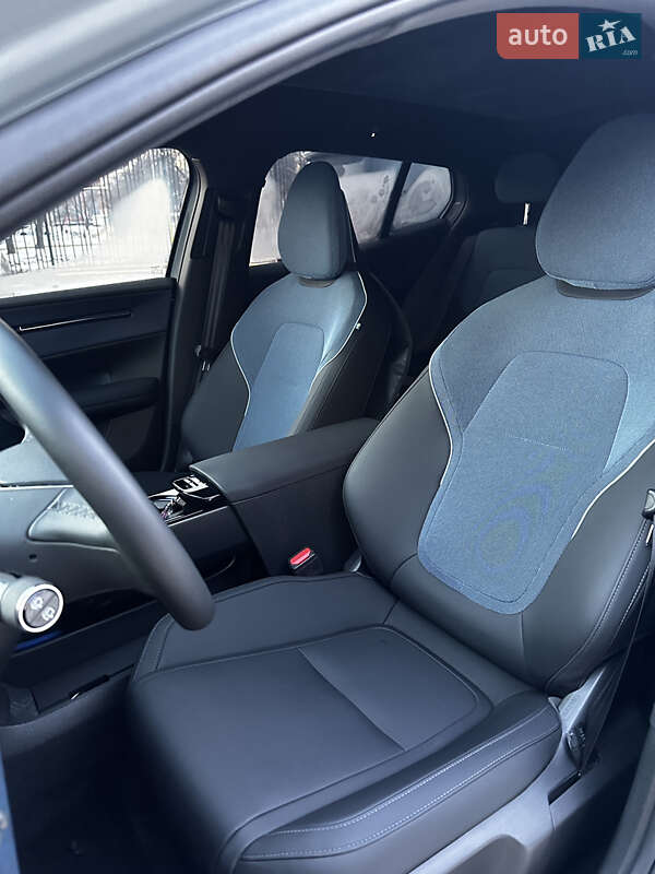 Внедорожник / Кроссовер Volvo EX30 2024 в Харькове