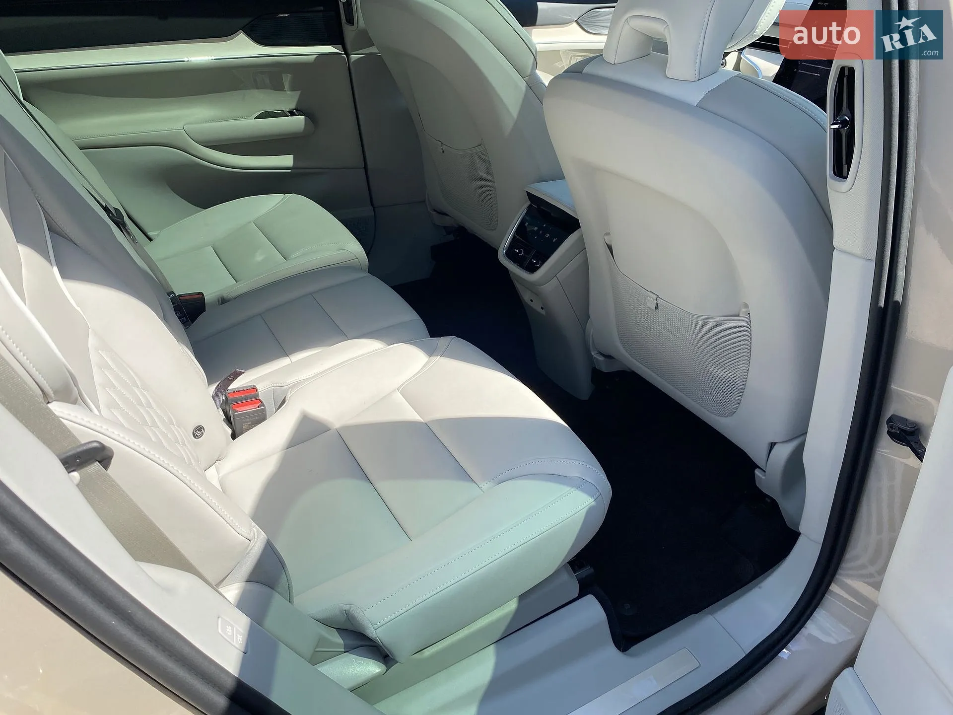 2025 Volvo EX90 - мініатюра 13