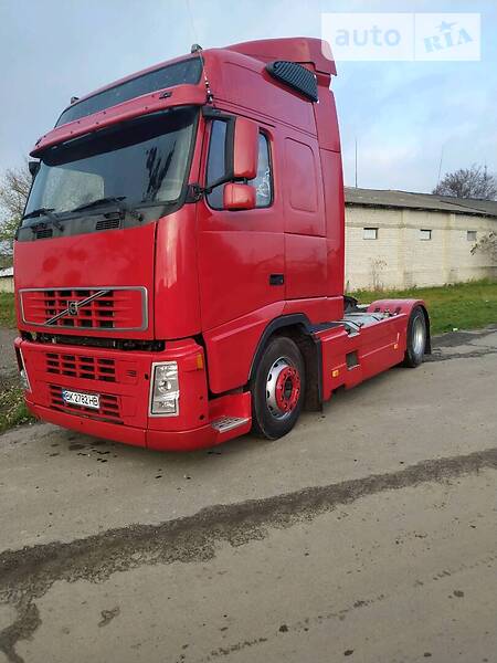 Тягач Volvo F12 2002 в Ровно