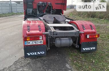 Тягач Volvo F12 2002 в Ровно