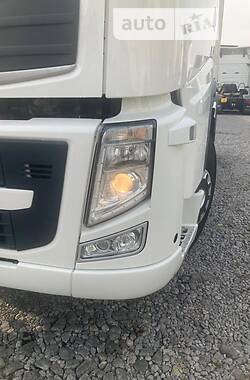 Тягач Volvo FH 12 2012 в 